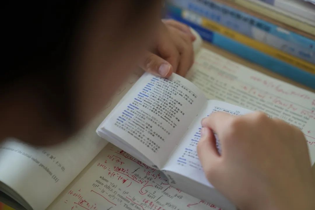 17岁中专女生姜萍，数学竞赛12强！
