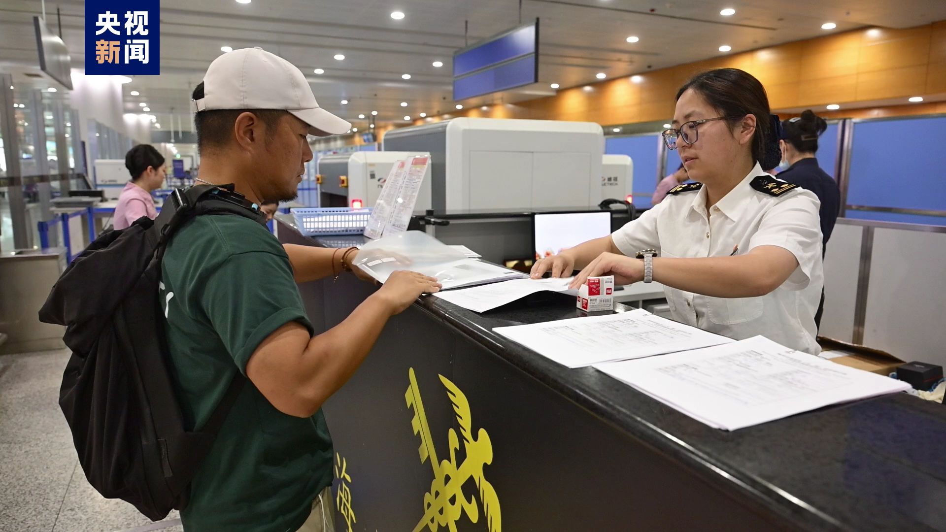 和狗狗们“包机”旅行回来啦！国内首架携宠出境包机返沪