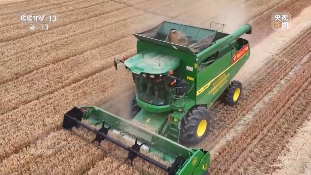 麦收效率大幅提升！来看这些“新麦客”→