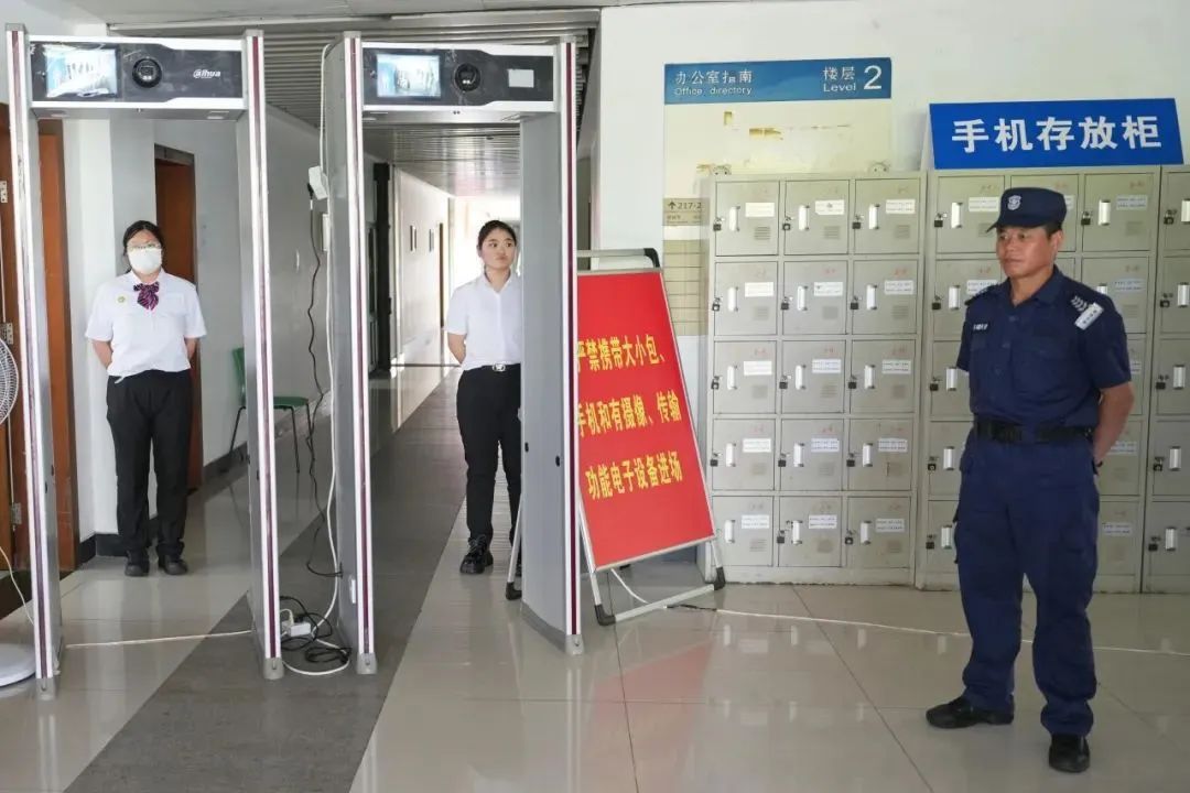 浙江高考189万余份试卷，每道题如何给分？记者直击评卷现场