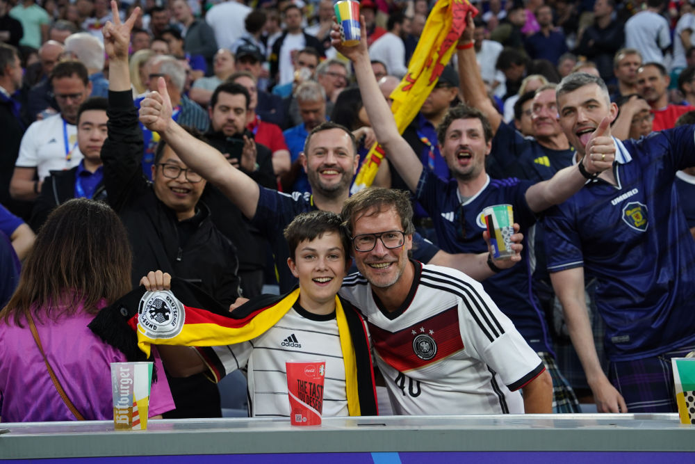 德国多地球迷区“人满为患” 安保压力激增