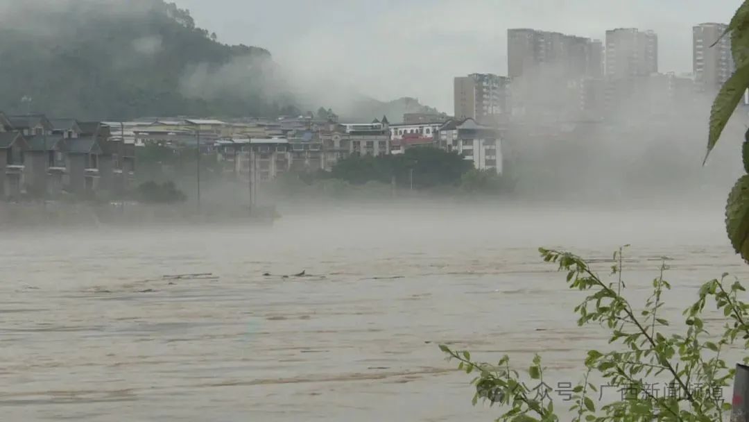 多地发布暴雨预警！桂江出现1号洪水 16号前广西持续降雨