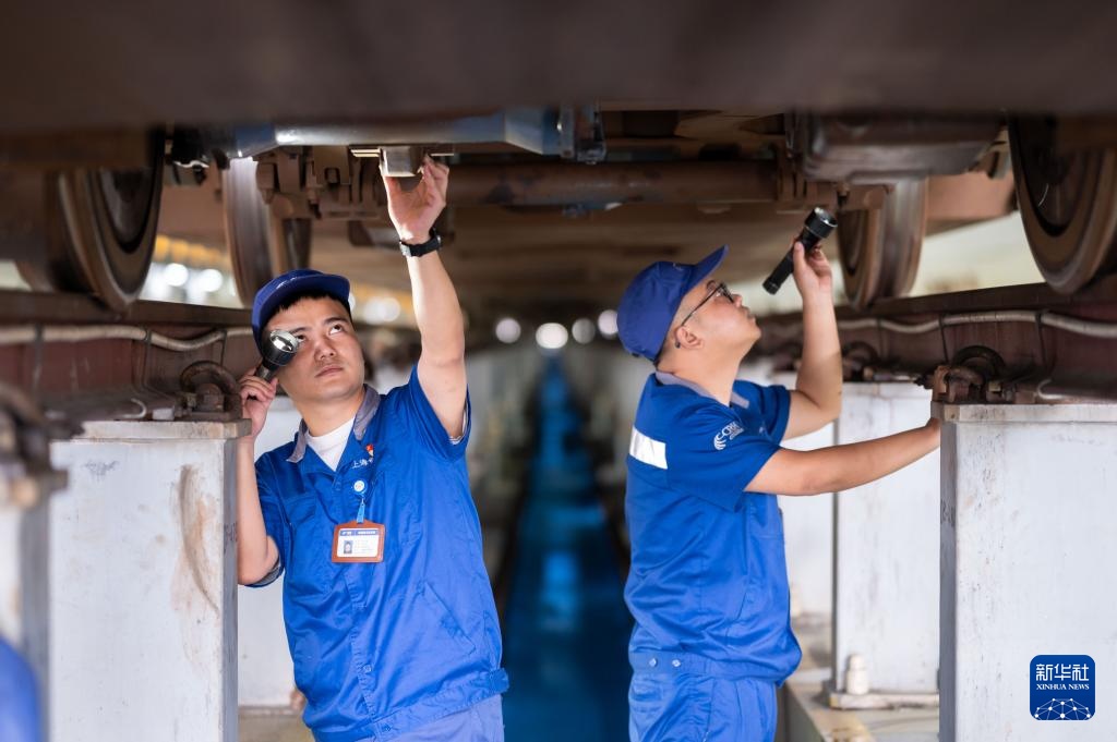 上海：沪港高铁动卧列车准备就绪