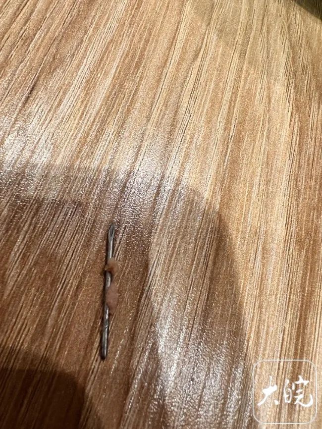 孩子吃水饺狂哭不止，家长竟拔出针头