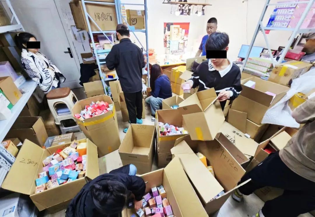 查获涉案盲盒超过100万个!警方揭秘盲盒赌局真相 查获涉案盲盒超过100万个!警方揭秘盲盒赌局真相