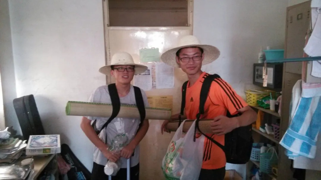 火爆全网的“派大星”博士,找到了! 火爆全网的“派大星”博士,找到了!