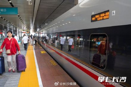 走起！长沙到广州仅1小时59分  武广高铁今起“加速度”