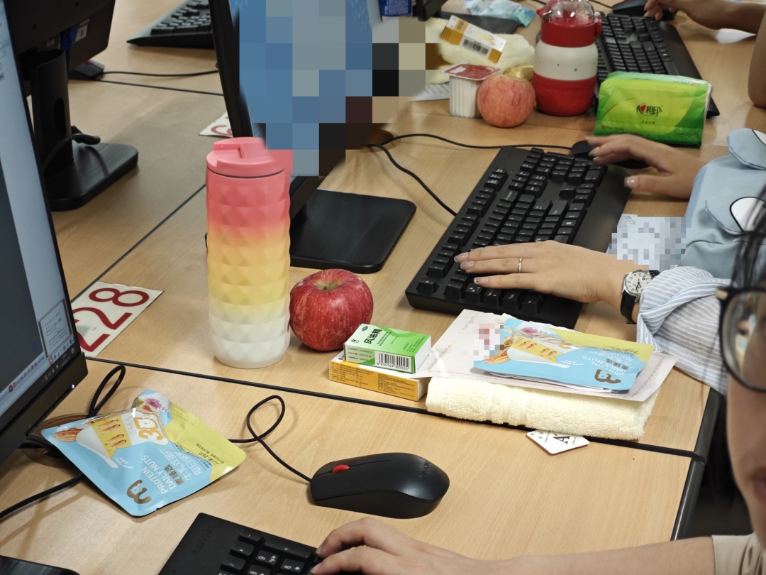 浙江高考189万余份试卷，每道题如何给分？记者直击评卷现场