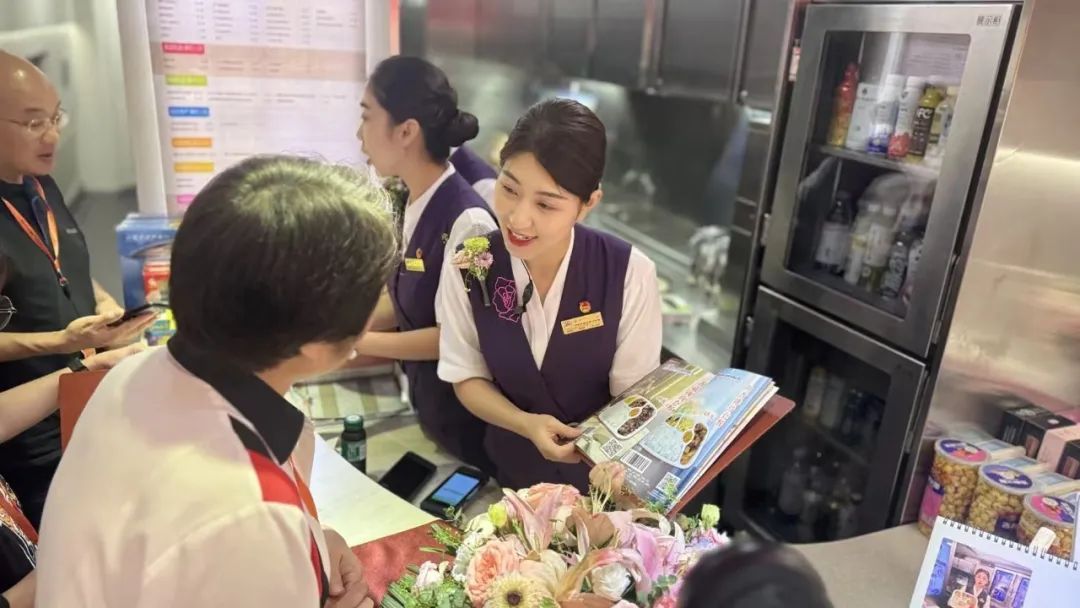 香港——北京D910,到站了! 香港——北京D910,到站了!