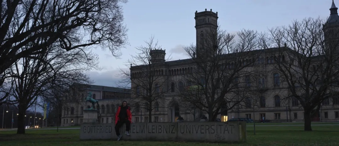 哈哈哈哈哈！火爆全网的“派大星”博士，找到了！