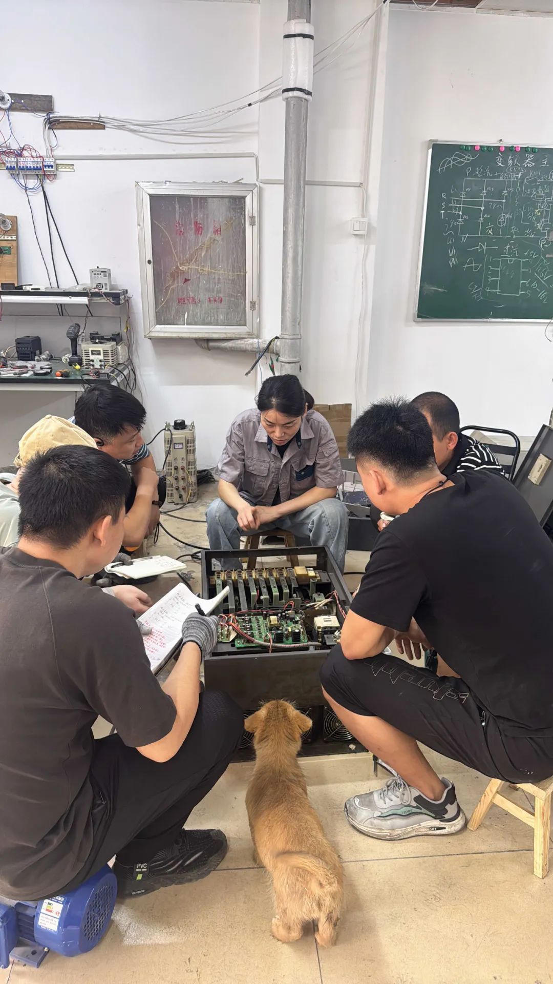 走出工厂，她考上专科，成为60万人的“救火队长”