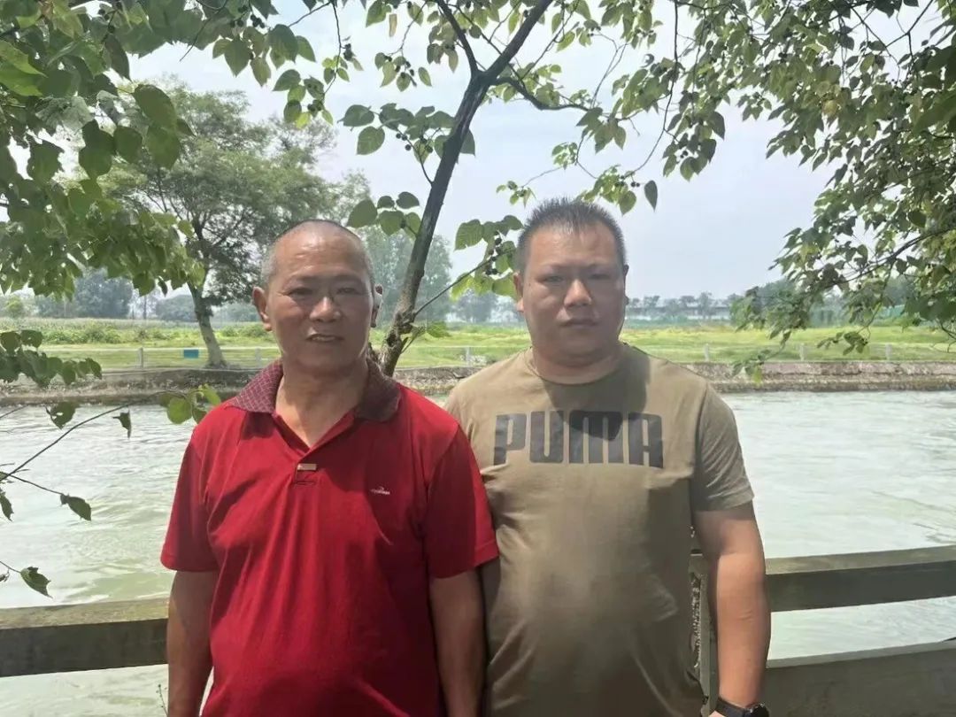 湍急河流中砸车救人！英雄找到了，还获赠“平凡之善卡”！