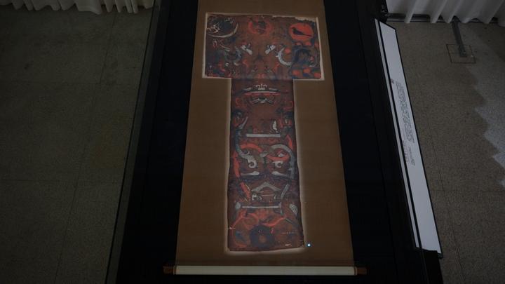 首次展出!国宝级文物曲裾素纱单衣真品亮相新展 首次展出!国宝级文物曲裾素纱单衣真品亮相新展