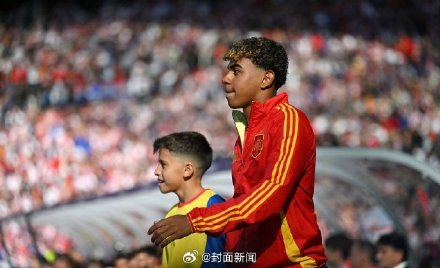 欧洲杯唯一在读初中生 亚马尔:带着作业来踢球 欧洲杯唯一在读初中生 亚马尔:带着作业来踢球