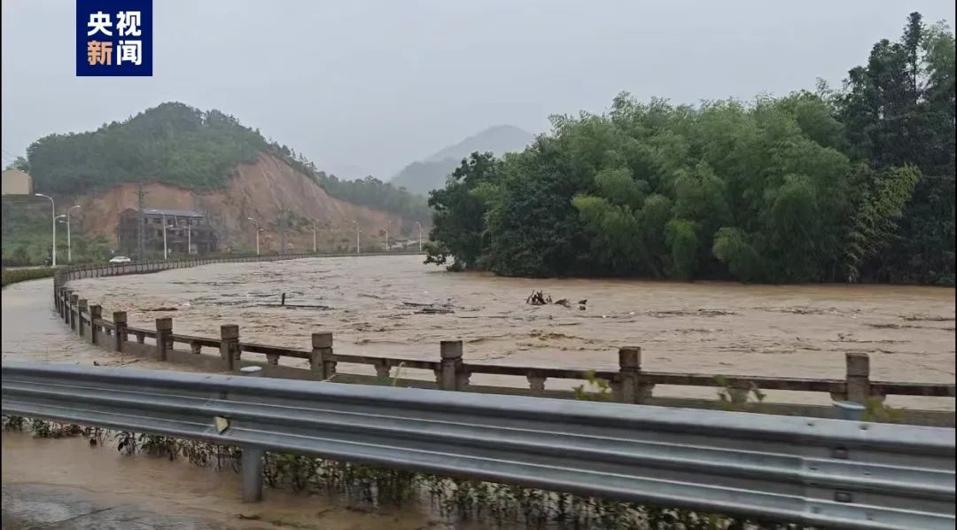 大暴雨！冰雹！8级雷暴大风！首个山洪红色预警！气象部门紧急提醒→