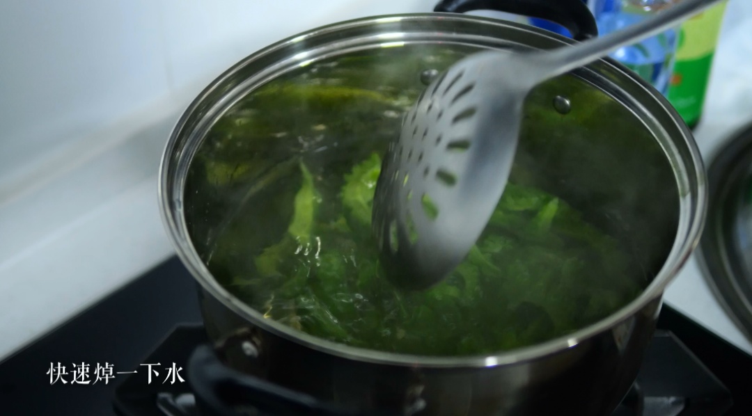 【滋味】咸香微苦，清热去火！这是一道适合夏天吃的菜