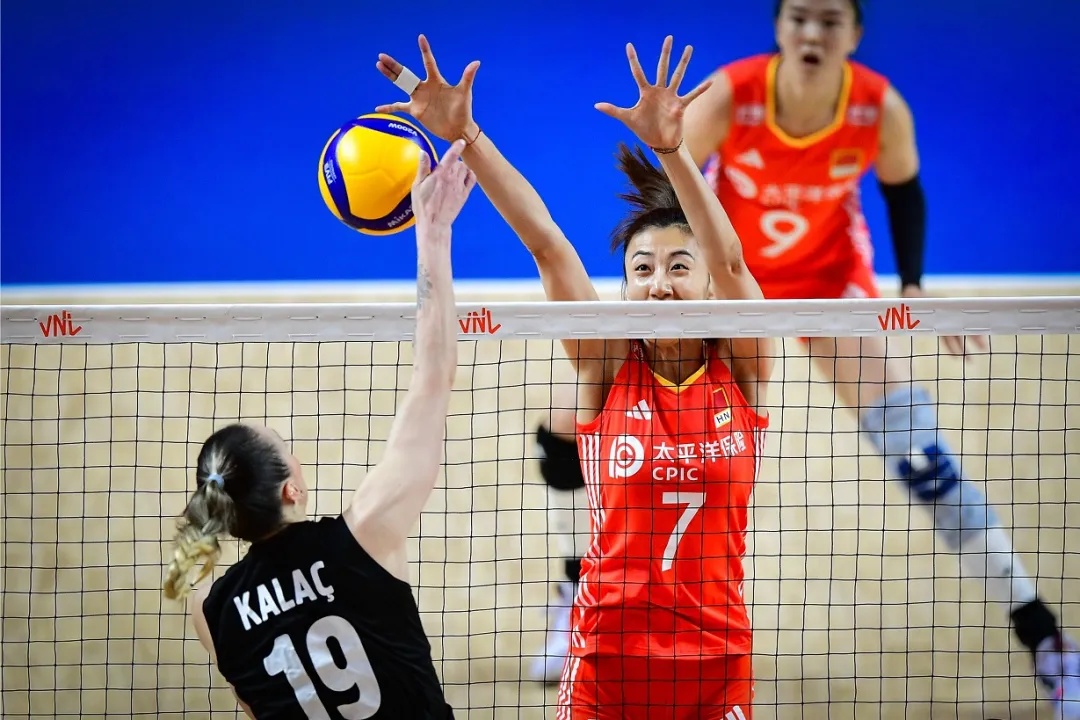 惊天逆转!中国女排把世界第一拉下马 惊天逆转!中国女排把世界第一拉下马