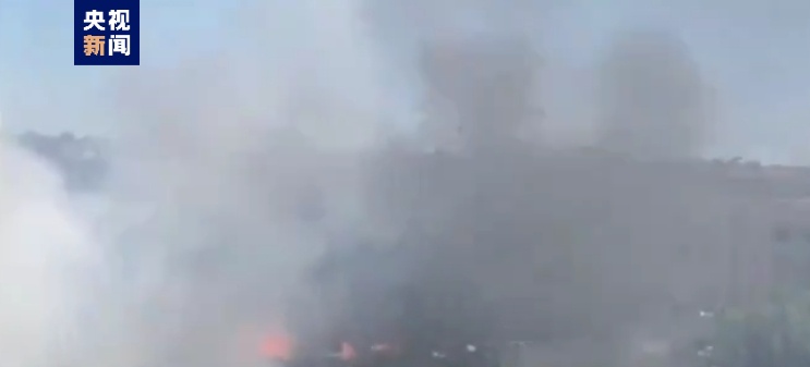 黎巴嫩称南部地区遭以军大型燃烧弹袭击燃起大火