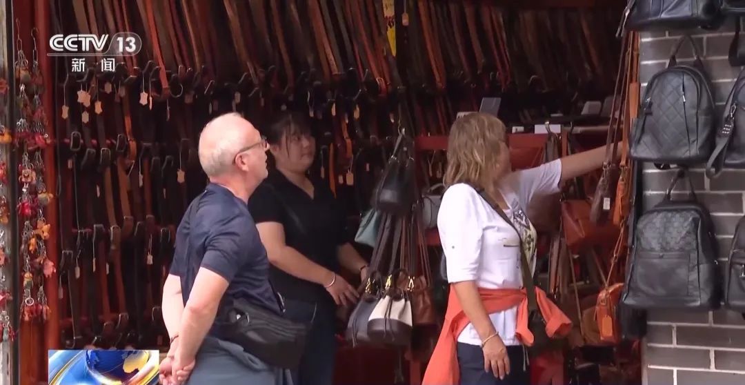 景区“长”满外国人！中国“City Walk”走起