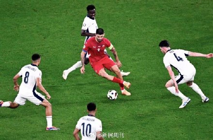 欧洲杯再现世界名画,塞尔维亚球员被5亿欧元包围 欧洲杯再现世界名画,塞尔维亚球员被5亿欧元包围