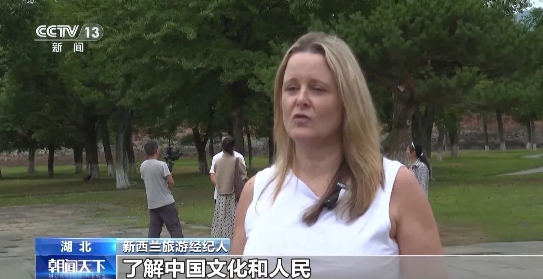 景区“长”满外国人！中国“City Walk”走起