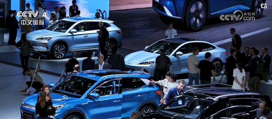 2.4亿辆、1010万辆，优势明显！中国电动汽车在海外“供销两旺”蓬勃发展