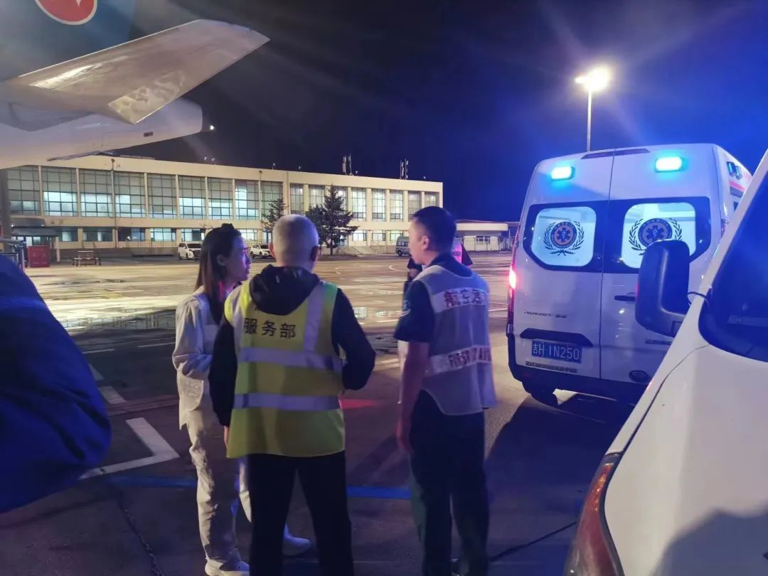 争分夺秒！旅客突发脑出血处于植物人状态，哈尔滨机场14分钟完成紧急救援！
