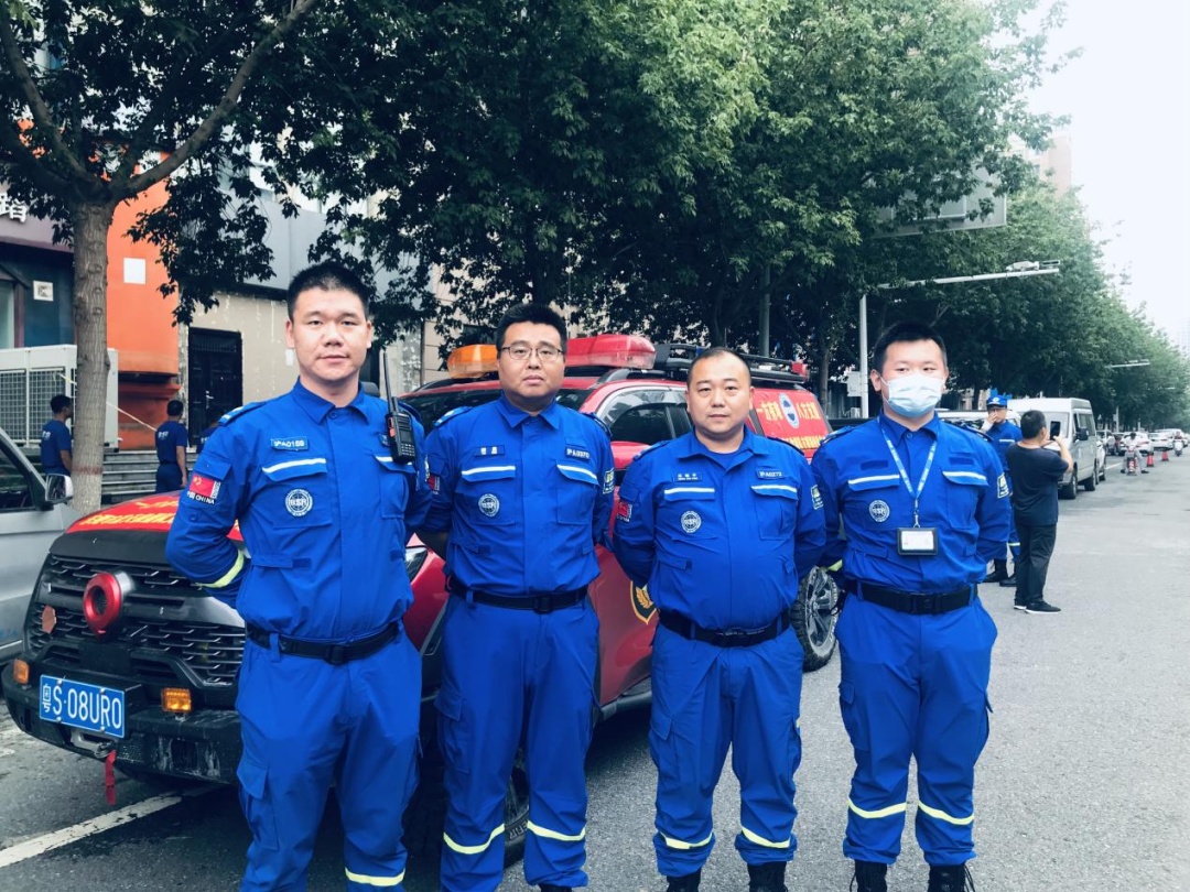 痛惜！年仅35岁！上海这位"老鬼班长"走了...