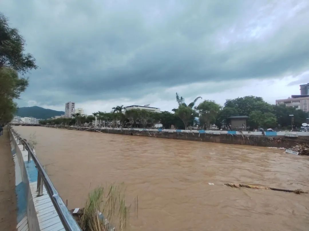 现场直击！梅州梅县松源有序开展防汛救灾和灾后恢复工作