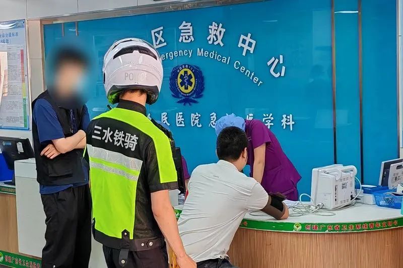 三岁孩童玩剪刀不慎剪断手指！危急时刻……