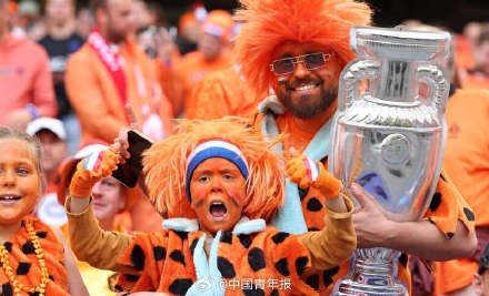 2024年欧洲杯 小组赛D组首轮：荷兰队2比1逆转波兰队