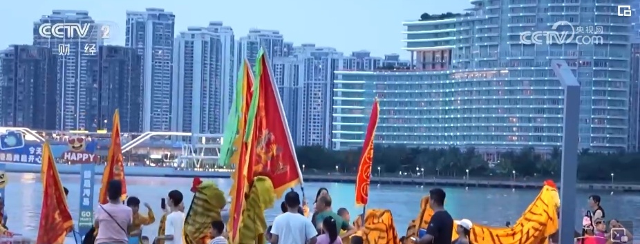 夜购、夜食、夜游激活“夜经济” 点燃夏日消费市场新活力 夜购、夜食、夜游激活“夜经济” 点燃夏日消费市场新活力