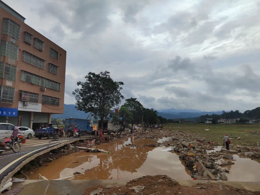 现场直击！梅州梅县松源有序开展防汛救灾和灾后恢复工作