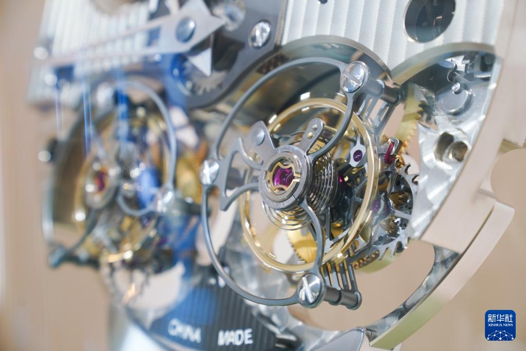 高质量发展调研行丨辽宁丹东：手腕上的“智造”与创新