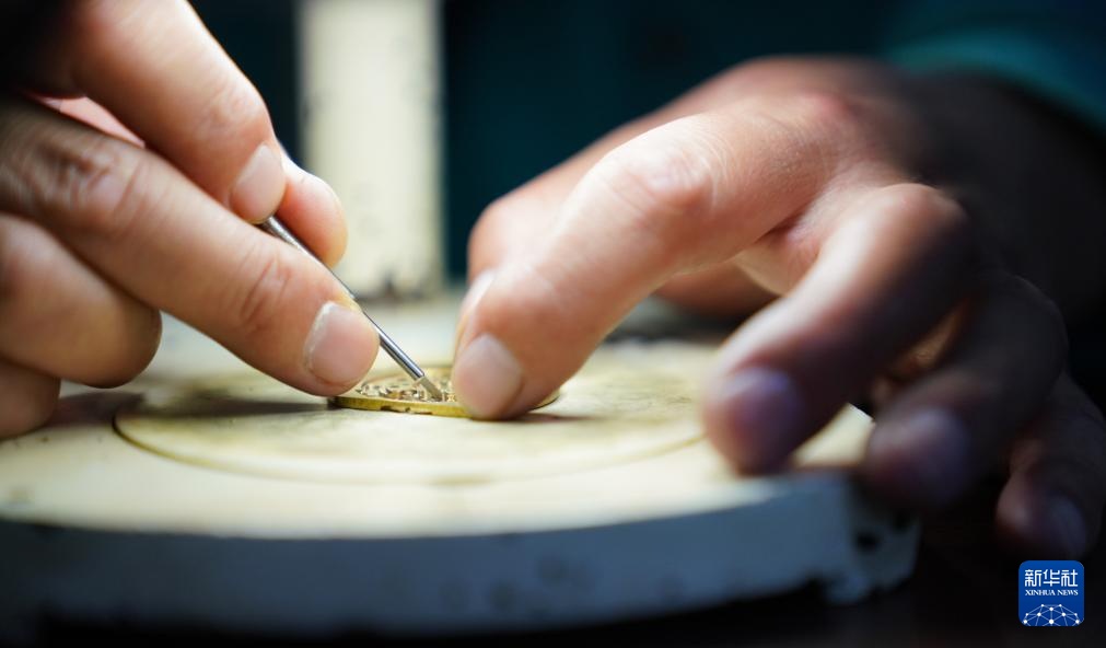 高质量发展调研行丨辽宁丹东：手腕上的“智造”与创新