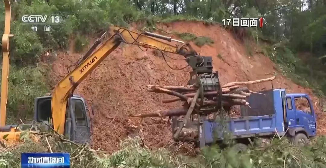 广东梅州洪水逐渐退去 仍有部分村庄被淹