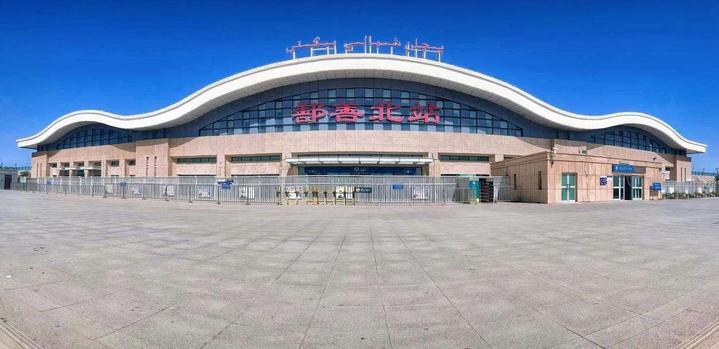 原来沙漠不止一种颜色！坐上火车去围观→