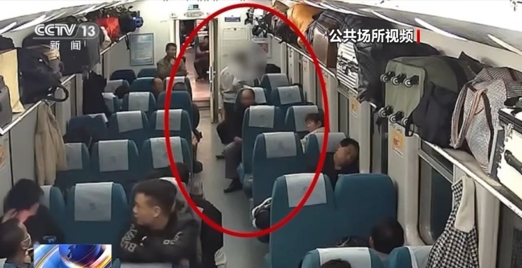 乘客“耍酒疯” 殴打出租车司机?警方:抓! 乘客“耍酒疯” 殴打出租车司机?警方:抓!