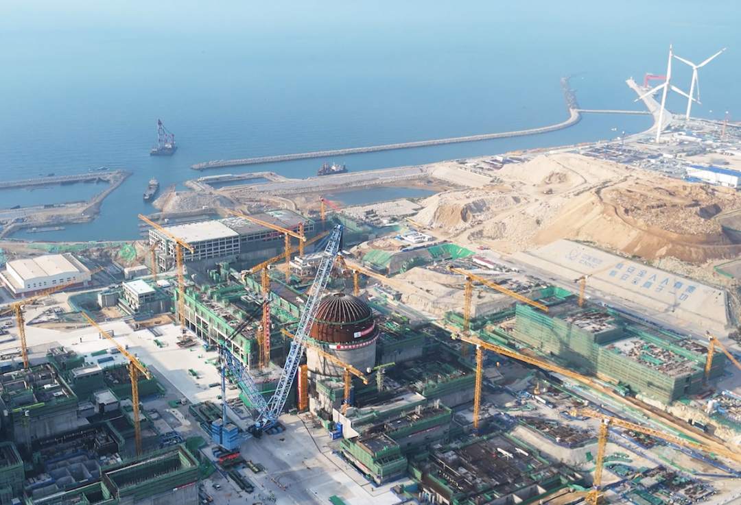 辽宁徐大堡核电4号机组穹顶吊装就位