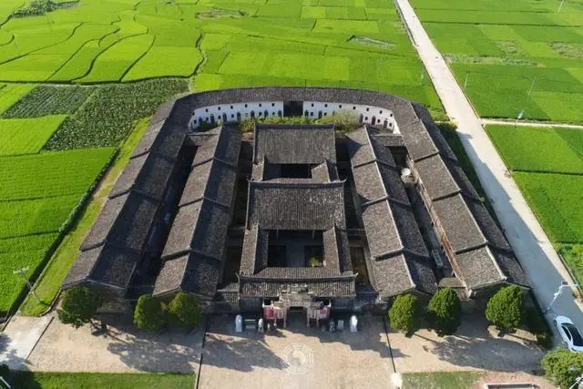 始建于1836年，“客家第一宗祠”因暴雨大面积坍塌，不少文物被掩埋