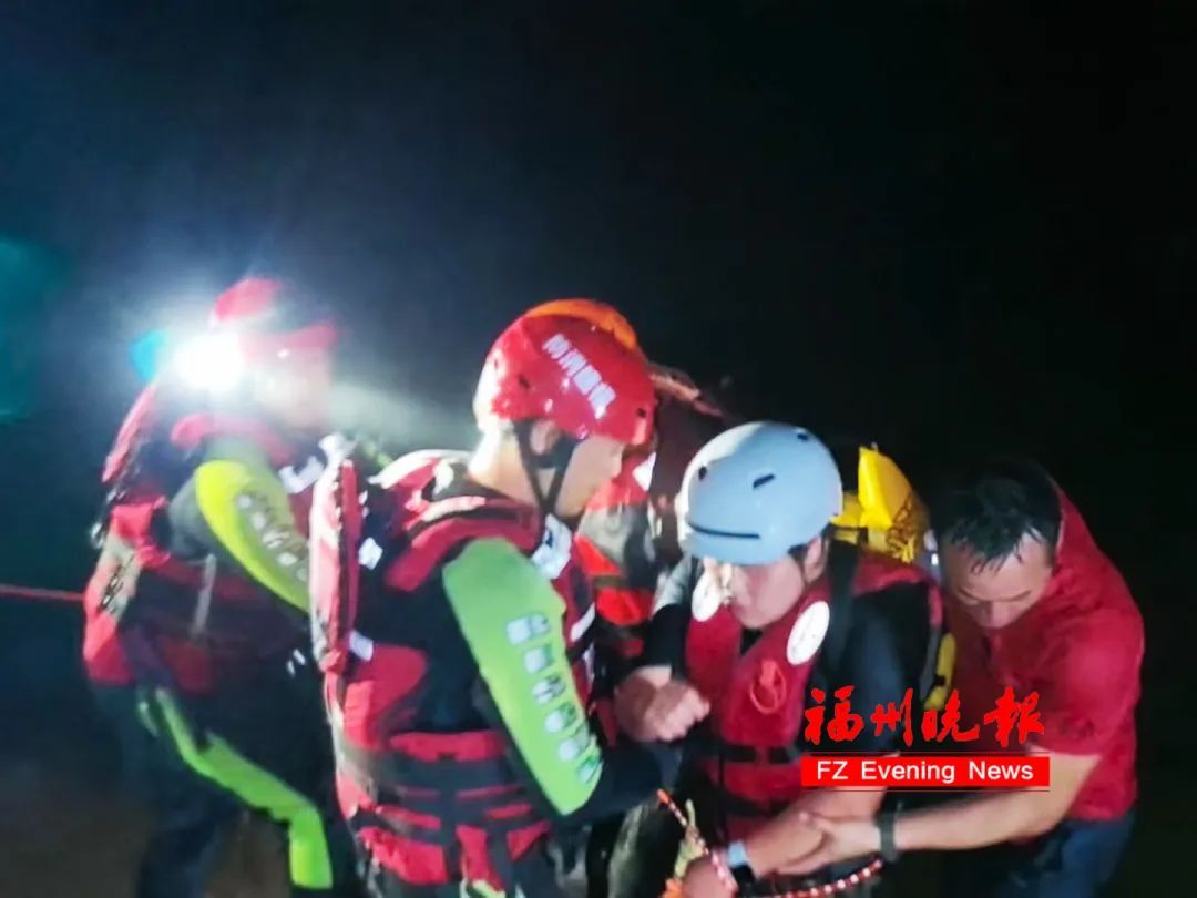 这天气慎去野外啊！福州两名驴友去莒溪玩，结果……