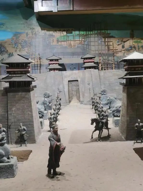 离谱！想看兵马俑，却被司机拉到……网友：七八年前就被骗过