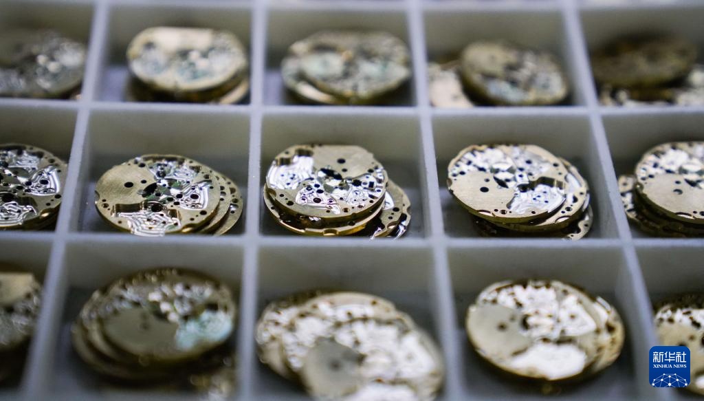 高质量发展调研行丨辽宁丹东：手腕上的“智造”与创新