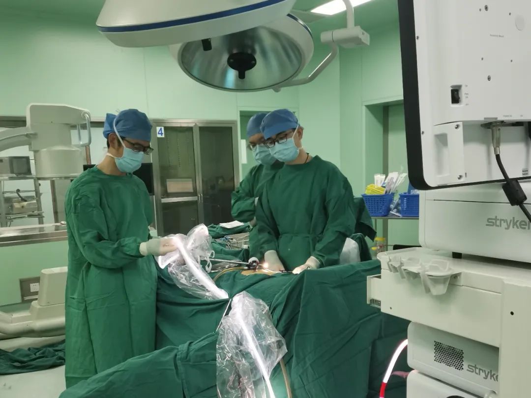 一个粽子，浙江男子半夜紧急送医！医生吓一跳：体内密密麻麻……