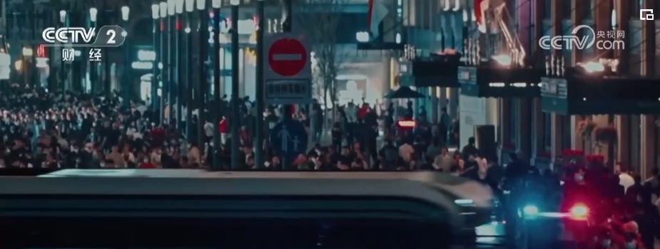 夜购、夜食、夜游激活“夜经济” 点燃夏日消费市场新活力 夜购、夜食、夜游激活“夜经济” 点燃夏日消费市场新活力