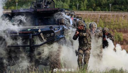 高燃！直击武警特战队员多课目训练现场