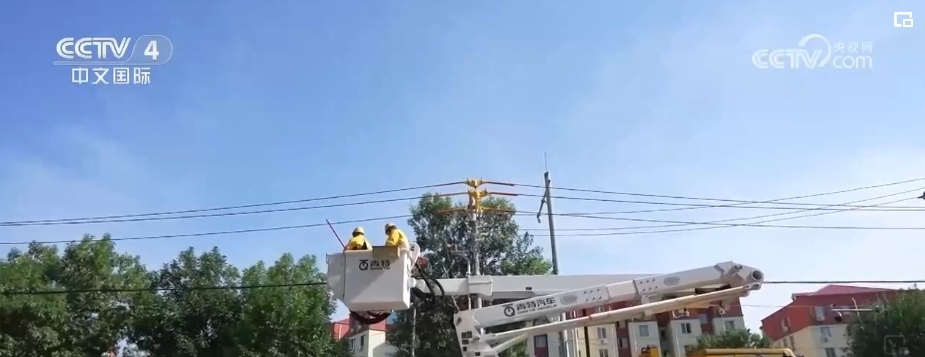 高温“控场”,热!多地细化服务及时保障高温天气下劳动者权益 高温“控场”,热!多地细化服务及时保障高温天气下劳动者权益