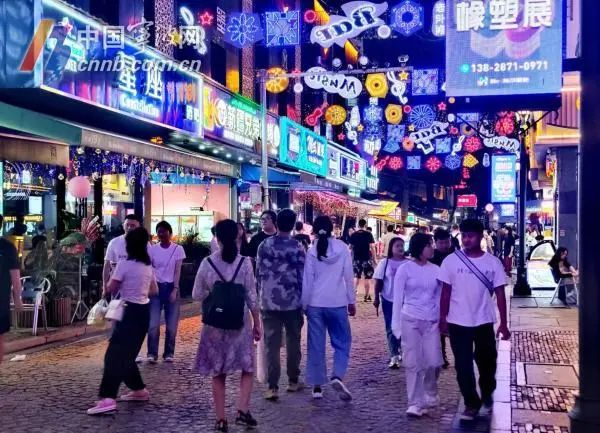 啤酒、泡面、泡椒凤爪等热销，宁波"看球消费"渐热