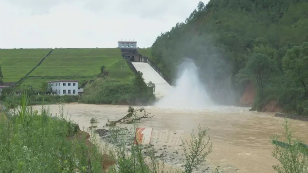 直击梅州水灾：深圳救援力量挺进“孤岛”