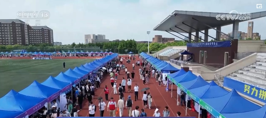 “内部数据”“专家团队”?考生切勿盲目轻信“冷热专业”论调 “内部数据”“专家团队”?考生切勿盲目轻信“冷热专业”论调